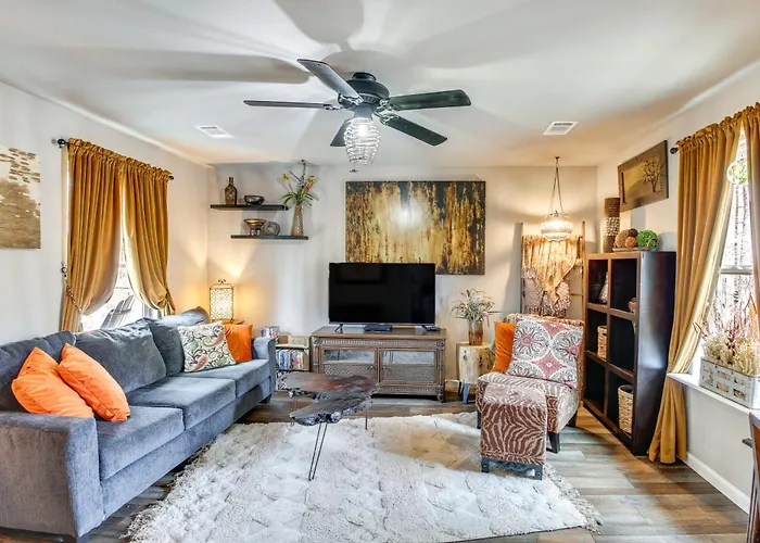 Tranquil Hot Springs Getaway Near Ouachita River!