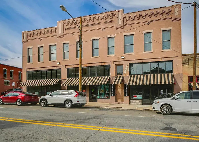 Downtown Hot Springs Condo Near Bathhouse Row!