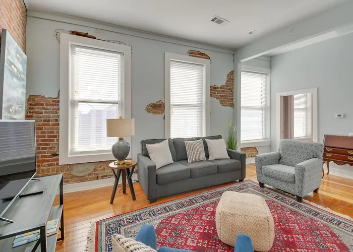 Downtown Hot Springs Condo Near Bathhouse Row!