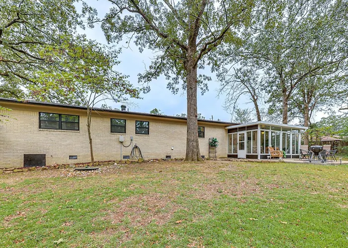 Sunroom & Yard: Charming Hot Springs Home!